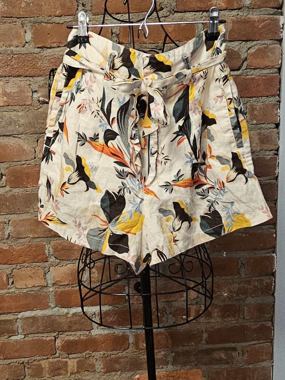 Cynthia Rowley 100% Linen Cream Floral Tie-Waist Shorts with Yellow & Black